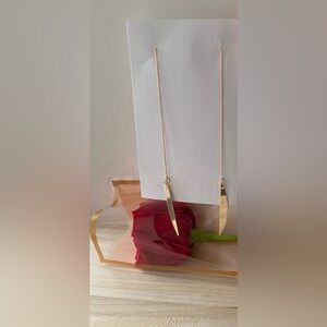 Elegant Gold Pendant Necklace